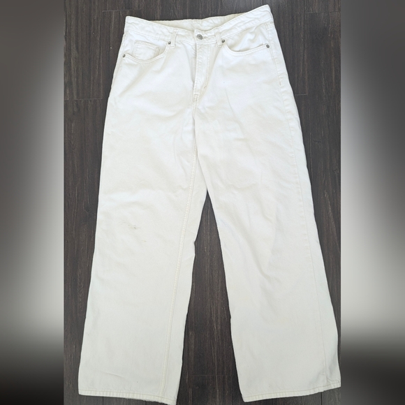 White Jeans - Picture 1 of 2